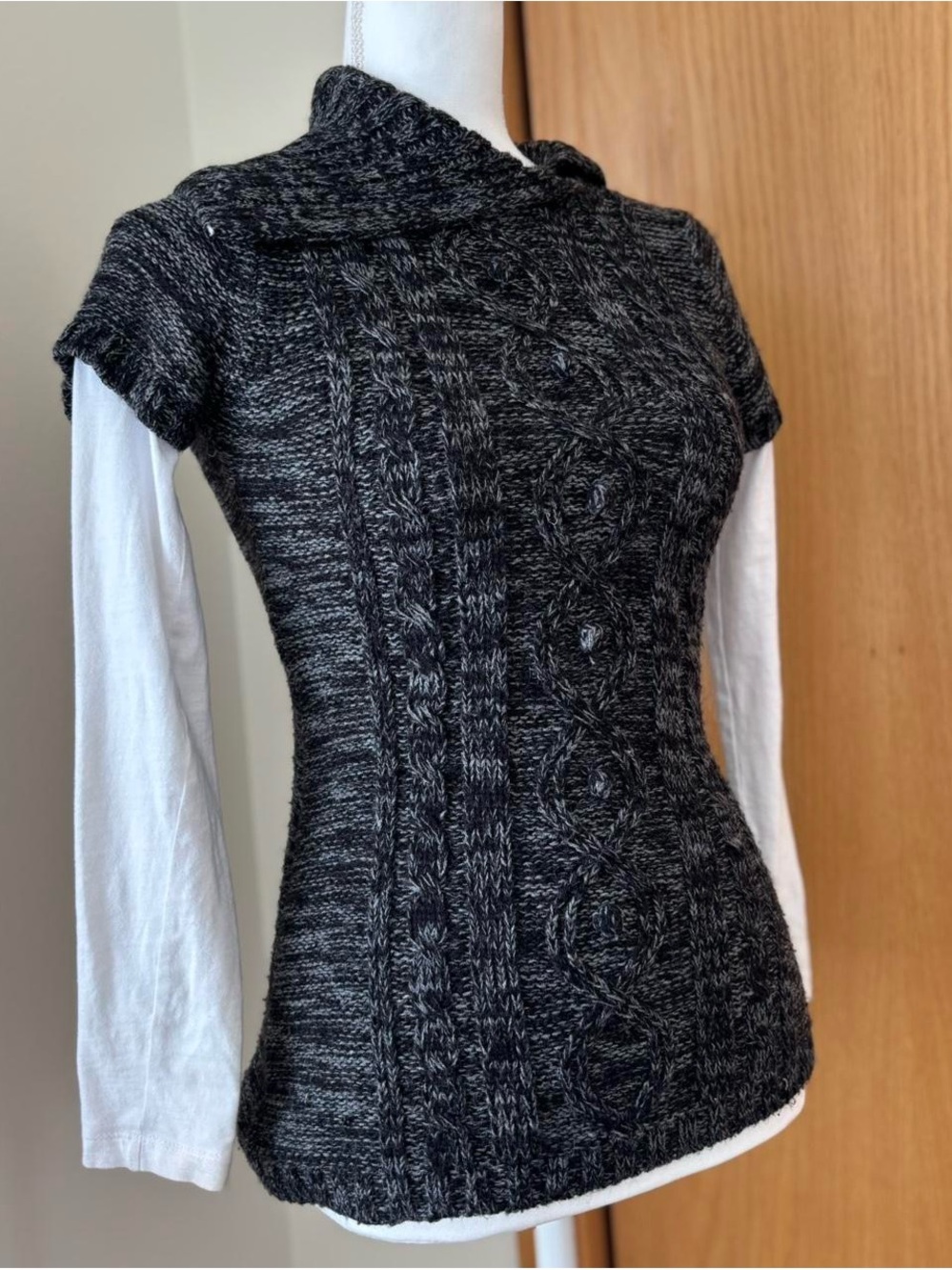 Grane Charcoal Cable Knit Short-Sleeve Turtleneck Sweater